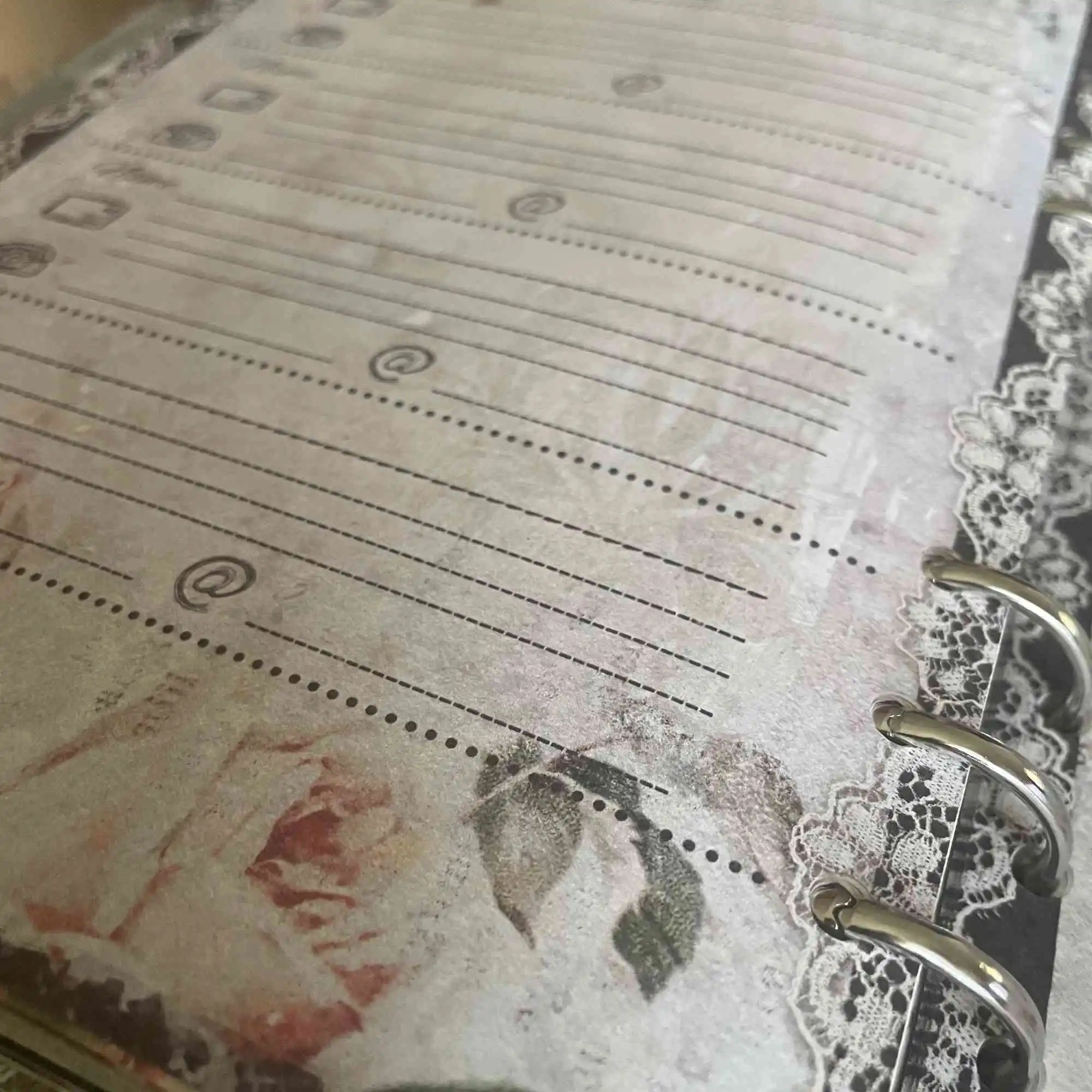 Printable Contacts List Size A5, digital download, PDF file, beautiful vintage style with roses and laces and icons for name, email, address and phone number